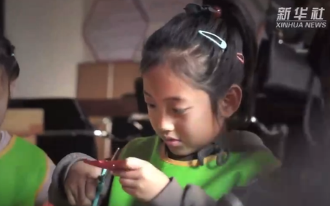 河北保定：“周末课堂”为乡村孩子播撒艺术种子