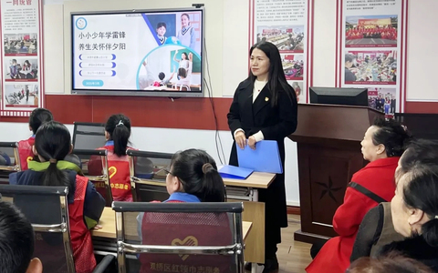 承德市避暑山庄小学开展“学雷锋”志愿服务活动