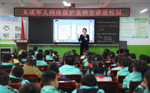 双桥区委网信办一同志获中央网信办表彰