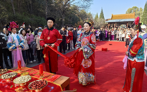 河北双滦：“秋登双塔 镜定永恒” 金秋摄影登高采风活动启幕