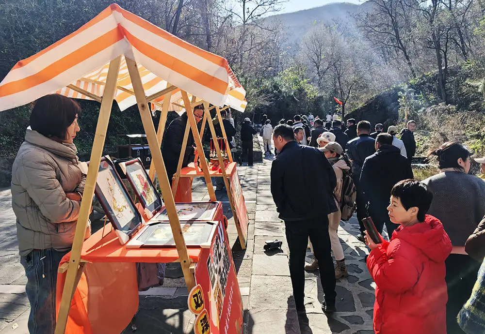 河北双滦：“秋登双塔 镜定永恒” 金秋摄影登高采风活动启幕